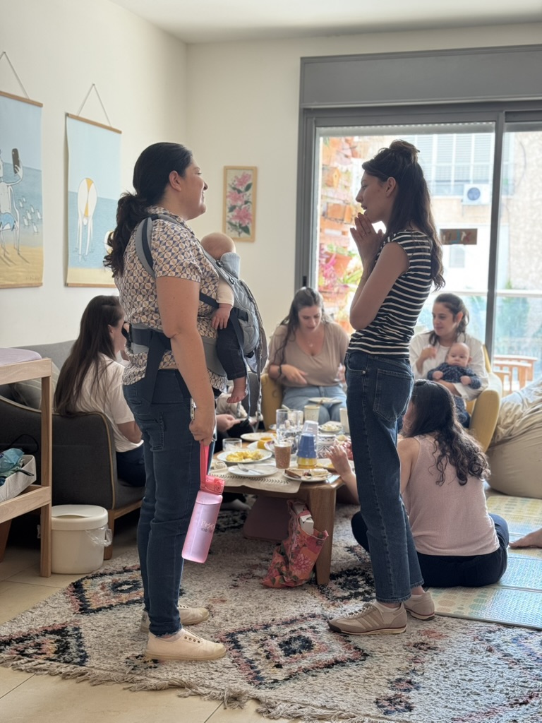 רקמה לאימהות בחופשת לידה